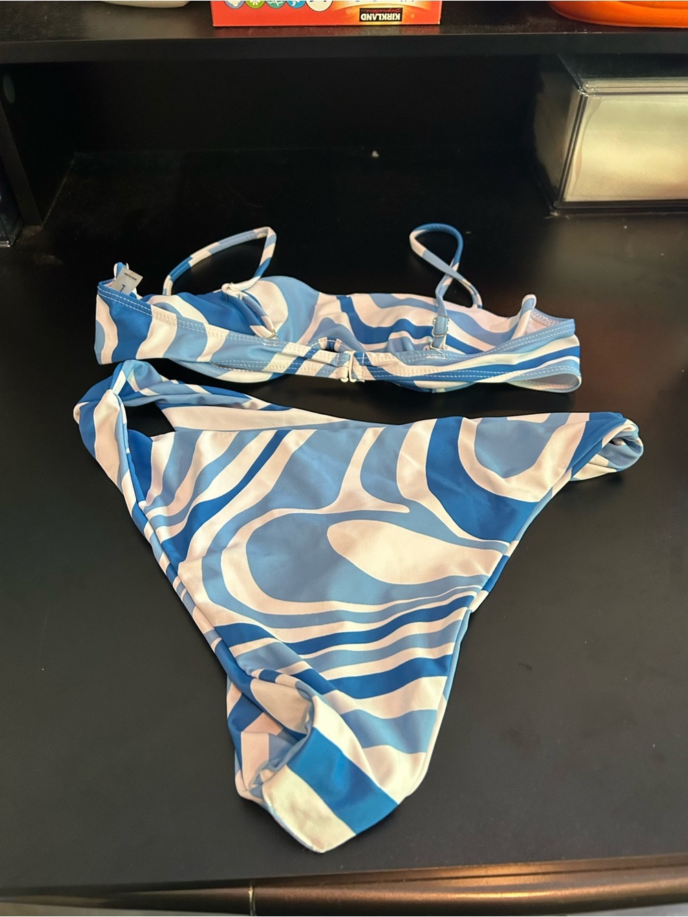 Bikini - Picture 2 of 2